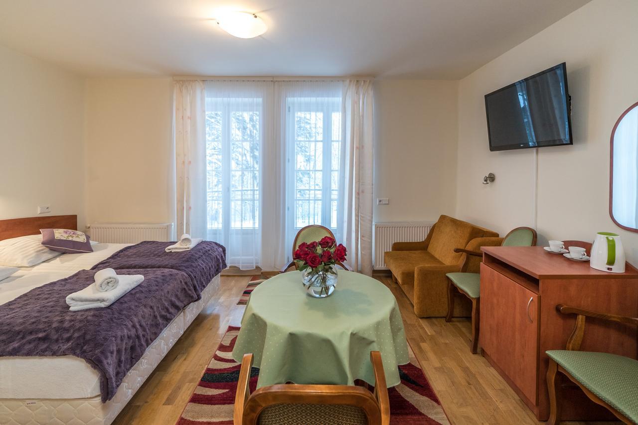 Double Room Private Bathroom