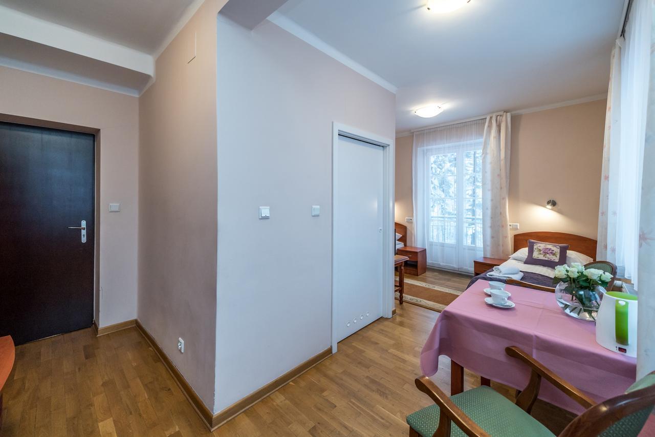 Double Room Private Bathroom