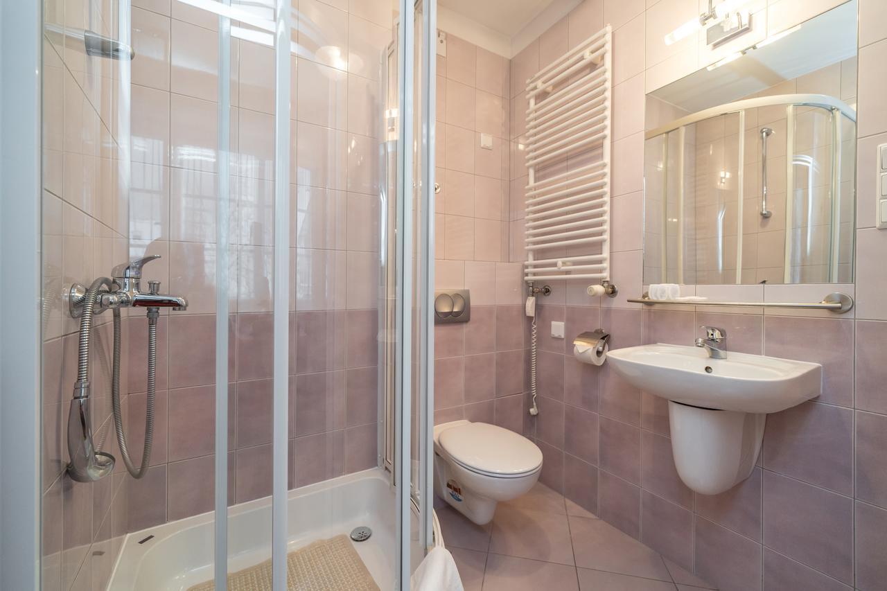 Single Room Private Bathroom